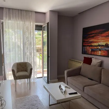 Sea And Hill View Apartment