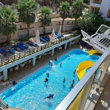 Sea And Hill View Apartment *